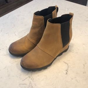 Worn only a couple of times! Sorel Wedge